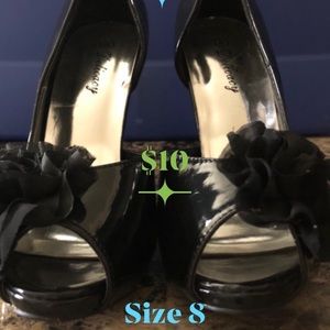 Women’s size 8 heels